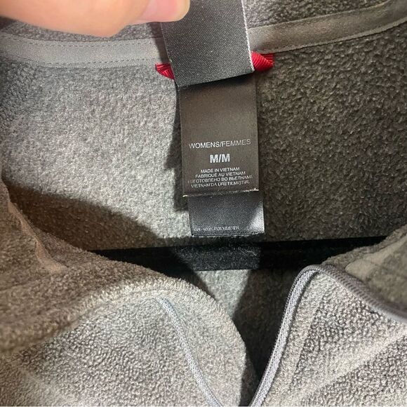 The North Face Grey Half Zip Long Sleeve Fleece Size medium - Picture 2 of 2
